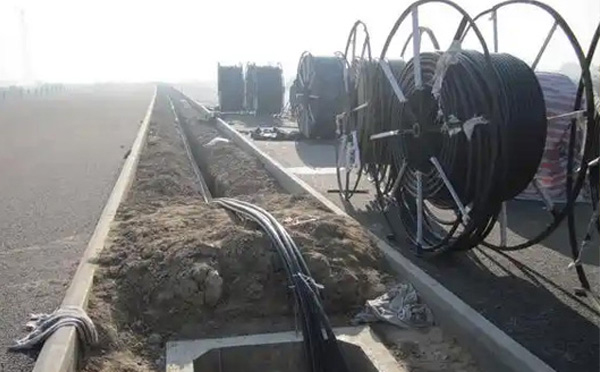 现代通信网络建设指南:泾川光缆施工全流程技术解析与质量控制 现代通信网络建设指南:泾川光缆施工全流程技术解析与质量控制